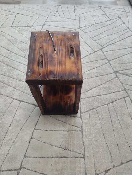Vand veioza din lemn masiv